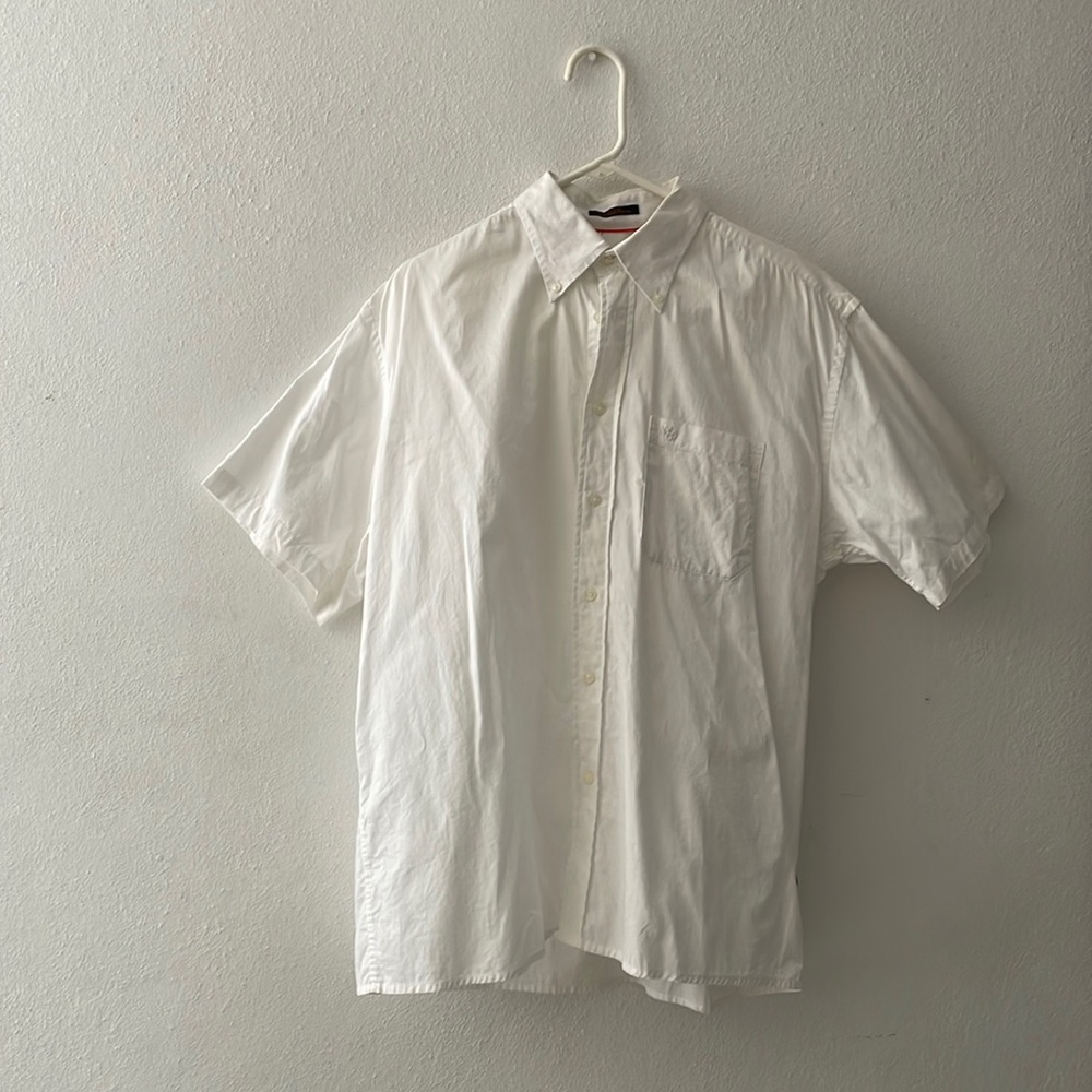 Men’s size large 100 percent cotton single needle tailoring shirt.